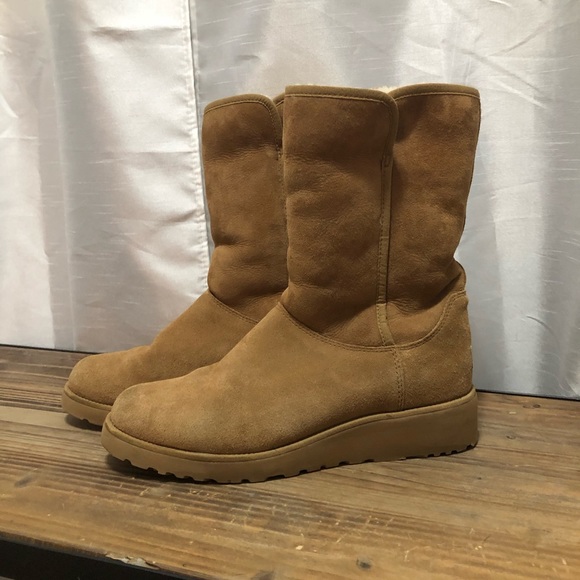 Ugg Amie Boot - Picture 2 of 8